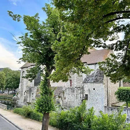 Appartement Bords De L'Eure Charmant Studio Chartres Exterior foto